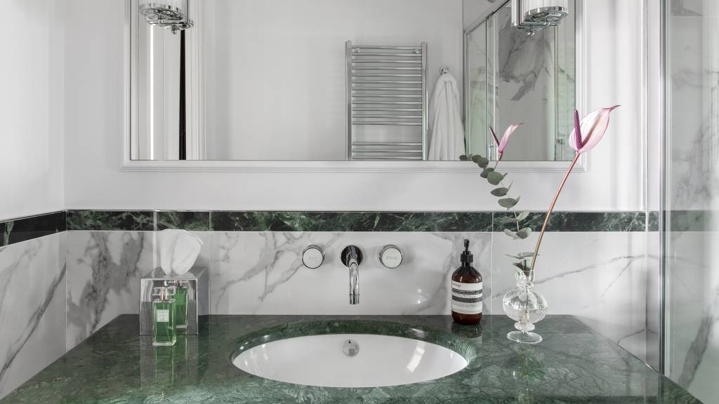 EXECUTIVE-BAGNO-CAMERA-523