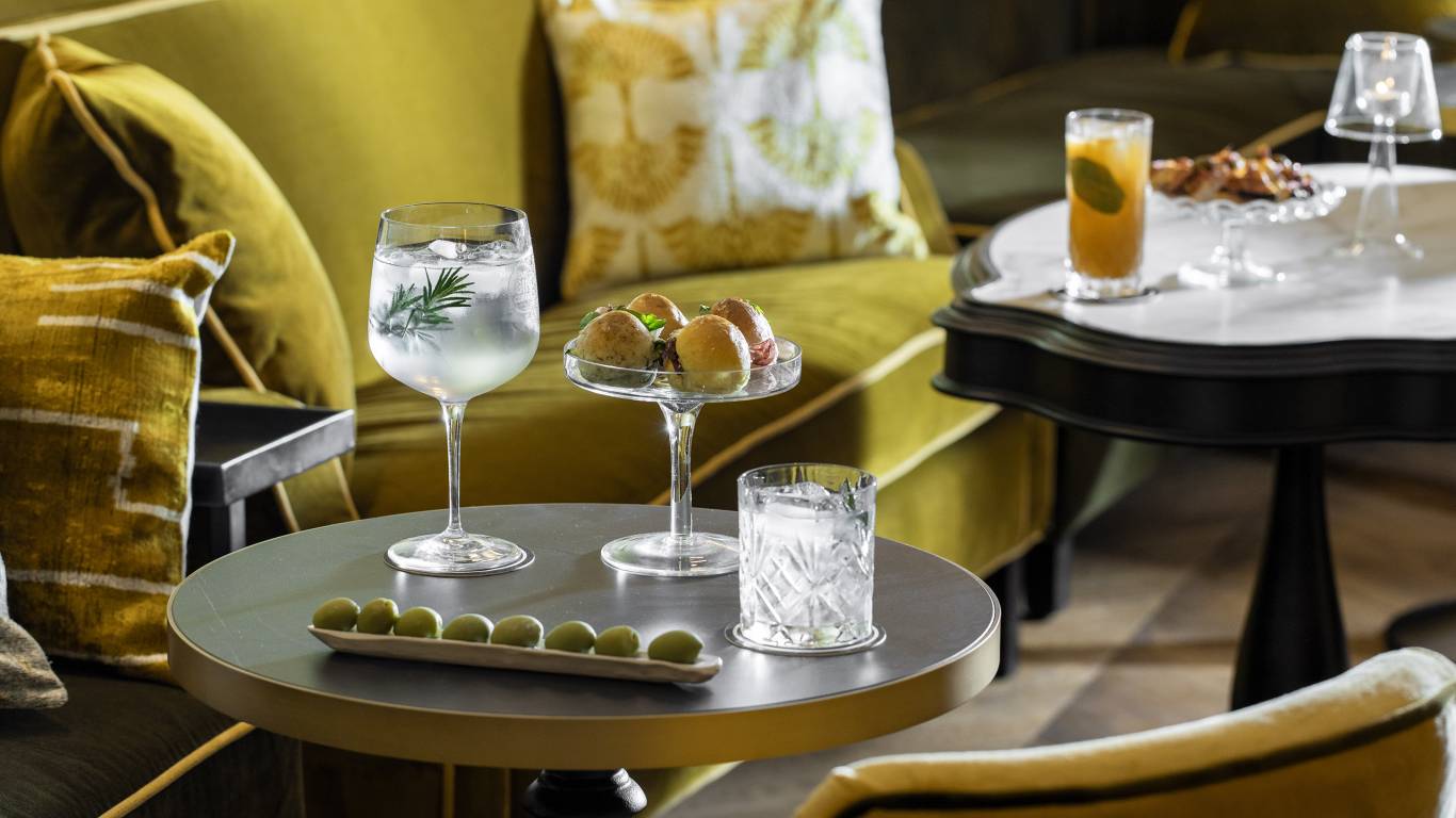 BAR-DETTAGLIO-TAVOLINI-G-T