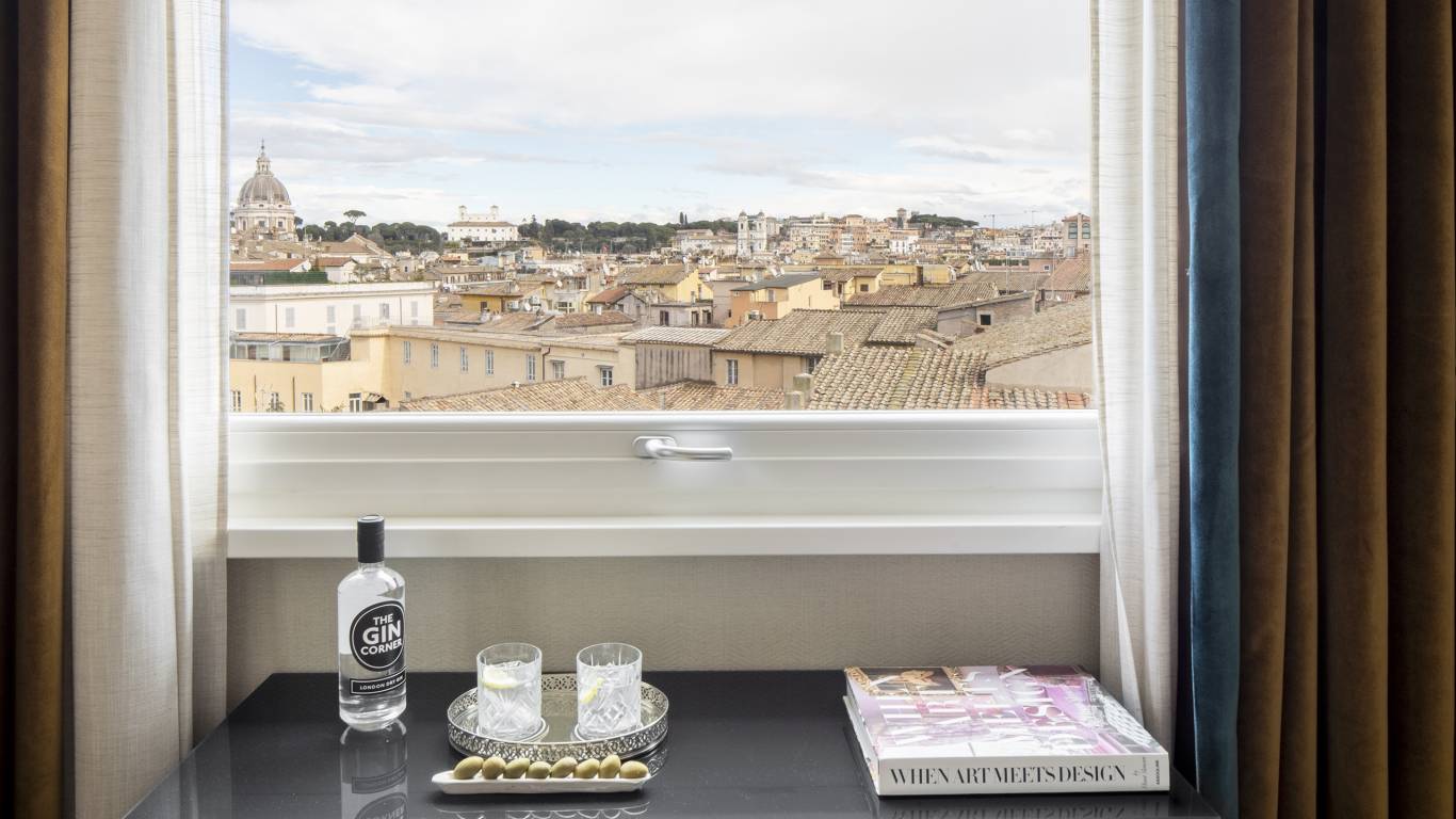 EXECUTIVE-CON-BALCONE-VISTA-FINESTRA-CAMERA-622