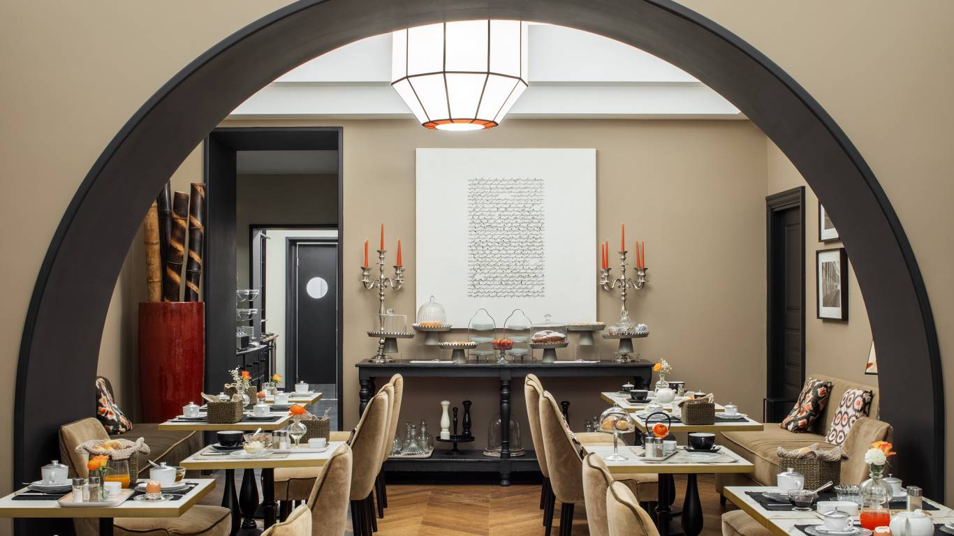 SALA-COLAZIONE-PANORAMICA-VERSO-QUADRO-RAPETTI-MOGOL-3-