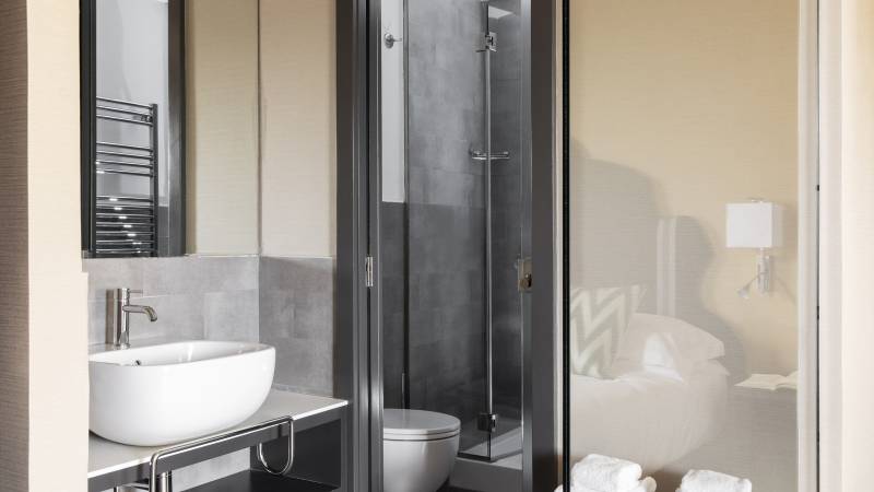 DELUXE-CON-TERRAZZO-BAGNO-421-422