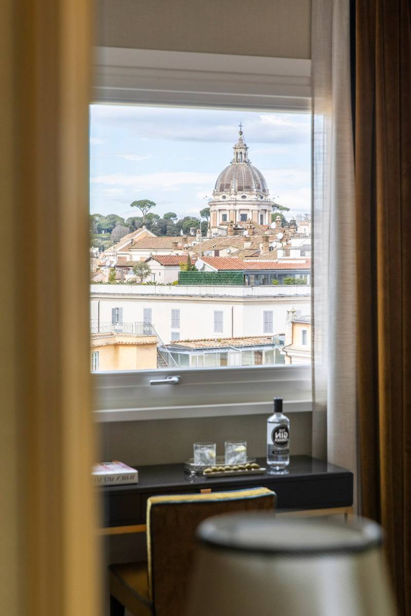 EXECUTIVE-CON-BALCONE-622-VISTA-DALLA-CAMERA